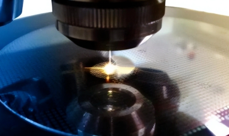 碳化硅切割速度低下：傳統機械鋸切效率<1mm/s